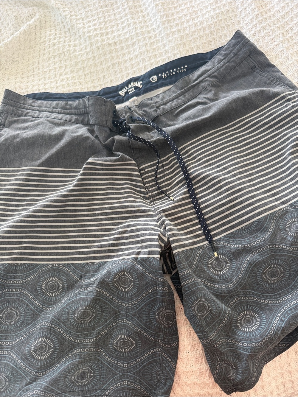 Billabong Men’s Gray Patterned Board Shorts with Navy Drawstring